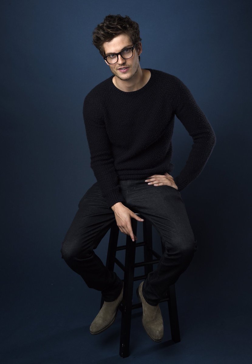 sharmanposts's tweet image. A MAN