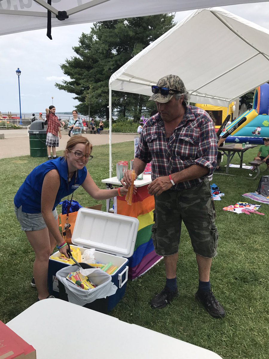 1063jetfm's tweet photo. The Pride  BBQis the place to be! Down at the waterfront! Now until 4. Also have freezies courtesy of @KiskoFreezies #summerfunrunner! https://t.co/ZU1Mm62KkK