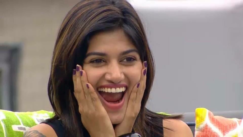 thusi_c's tweet photo. #Oviya has been saved by the people #BiggBossTamil #OviyaArmy https://t.co/HCi4LaRMPX