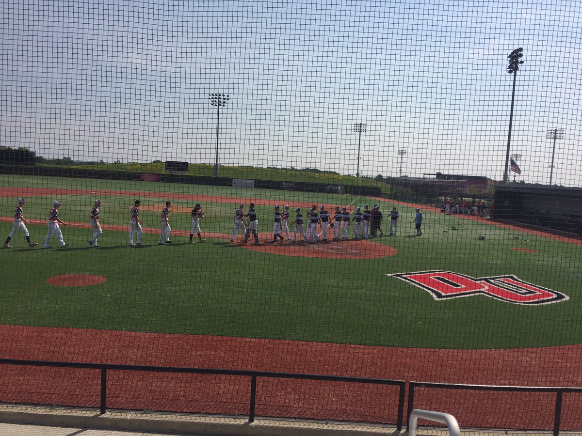 MiPrepStars's tweet image. MPS 15u in The USSSA "River City Classic" in Grand Rapids is 3-0. Game 4 is next 3pm vs Peak Performance. Final game in pool play! Go Stars!