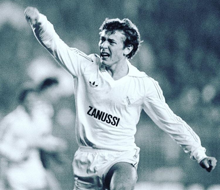 AlvaroBenitoV's tweet photo. Muchas felicidades genio! 🔝⚽️ @ButraguenoRM https://t.co/zblxg2ory2