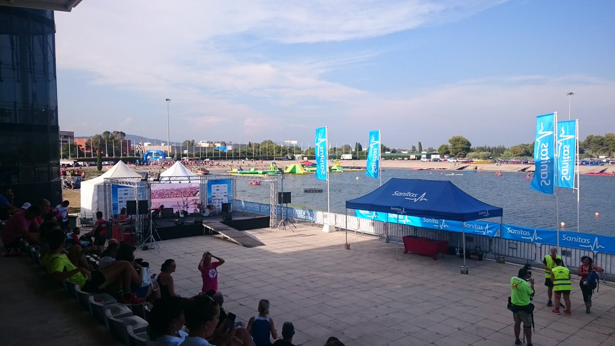 axe75's tweet photo. Pues en nada empezamos a disfrutar corriendo la @zonavipevents #MediterraniNitRun https://t.co/yA5iDRz6CY