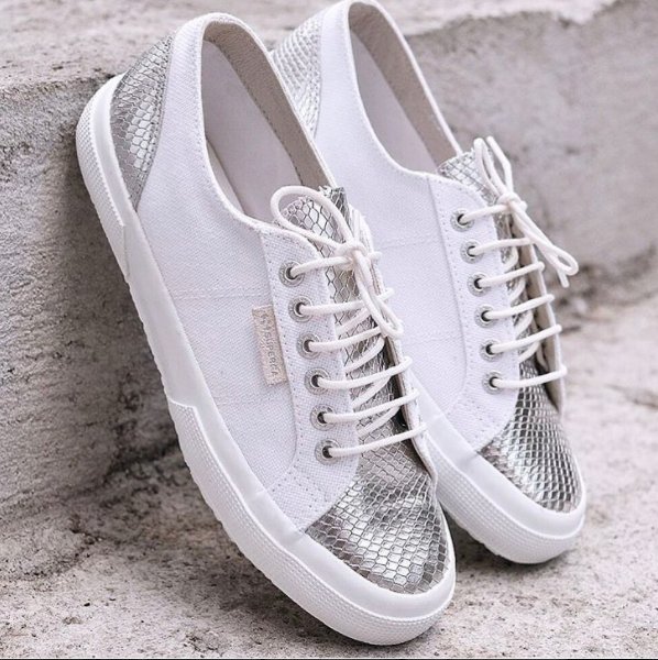 StreetmachineT's tweet photo. ¿Buscando un par de zapatillas @Superga_Chile ? En nuestras tiendas podrás encontrar tu favorita. Somos #TuUrbanStore https://t.co/QQa3I45U8U