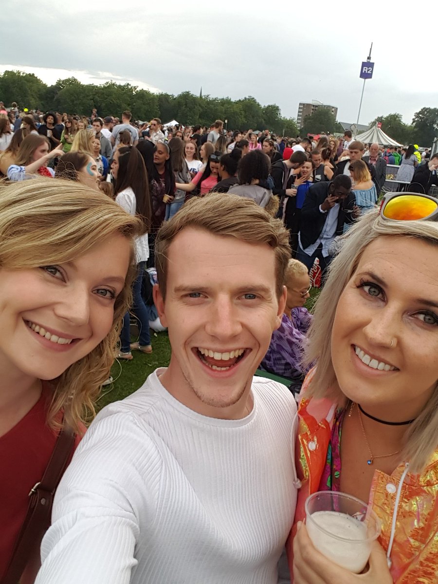 Mark_Dickinson9's tweet photo. Me and my Irish. Having a craic with the immigrants #LIMF2017 @LIMFestival https://t.co/UjjCHuZLmE