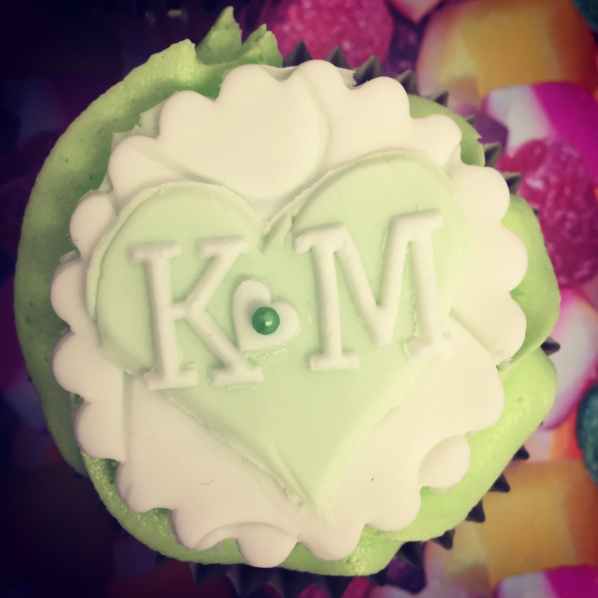 vickispongecake's tweet photo. Engagement mint chocolate cupcakes https://t.co/m9GnChfdWv