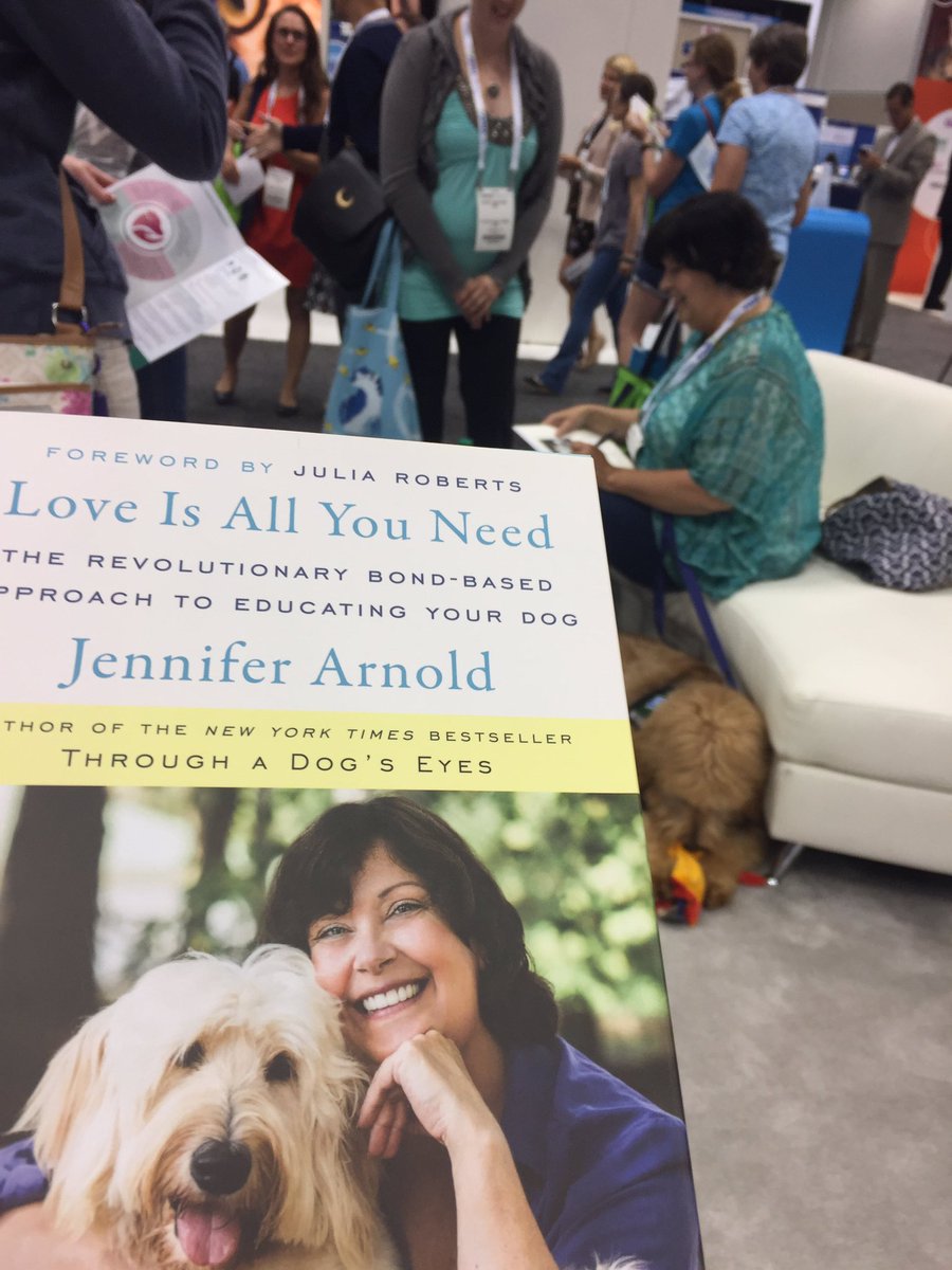 Totally just met one of my favorite authors! <a href="/AVMAmeets/">AVMA Meetings & Events</a> #AVMA2017