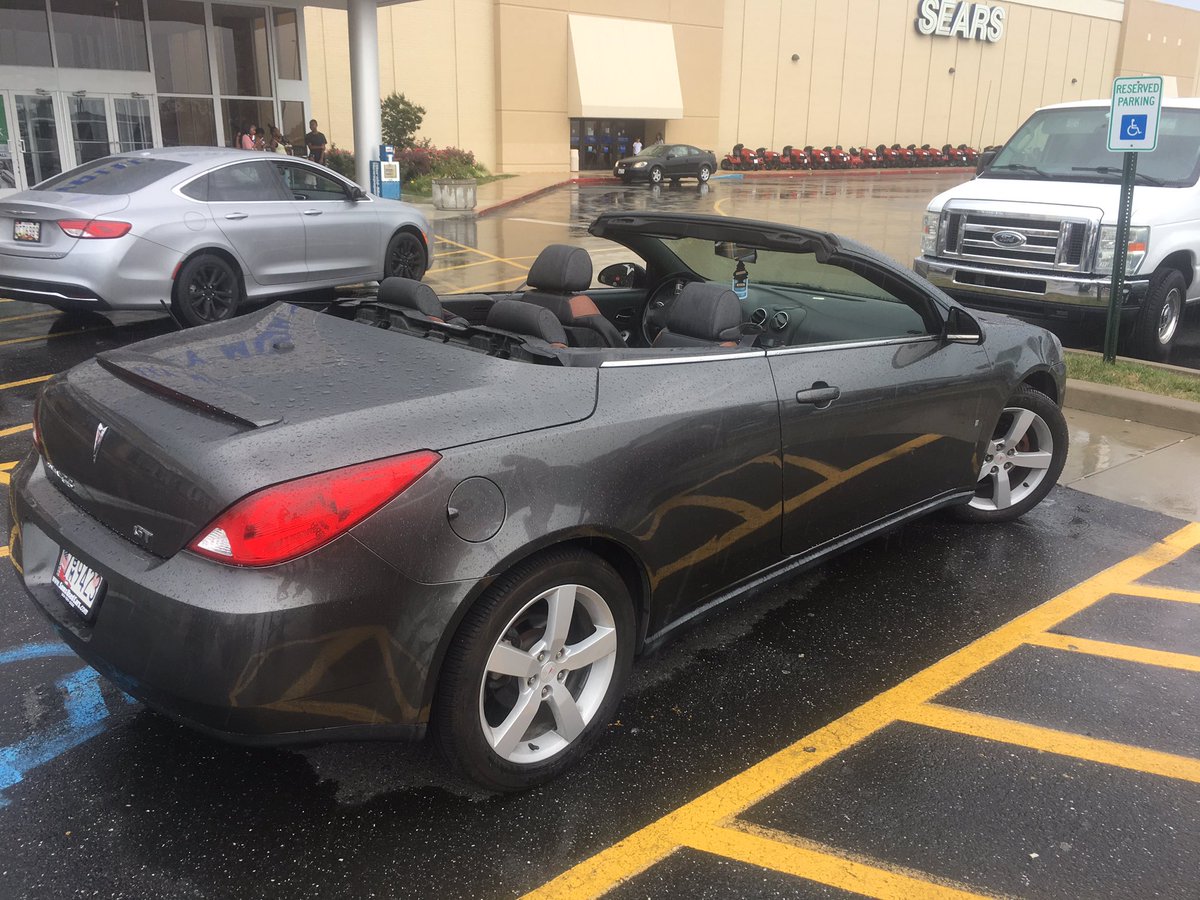 SOD_Cody's tweet photo. Damn RIP to that interior. 🍾🍾🖖🏼👅 https://t.co/xyoxlP9jpd