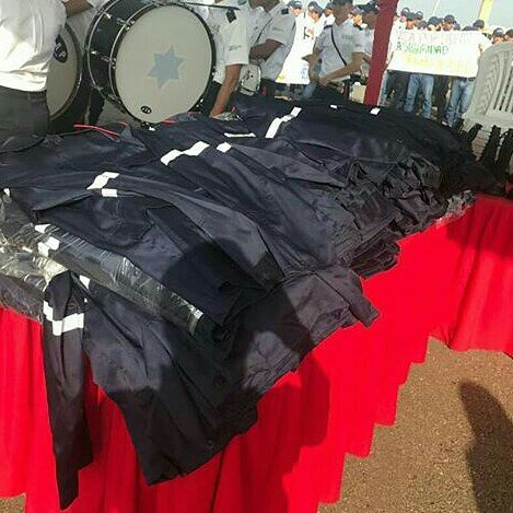 El ministro <a href="/NestorReverol/">Néstor Luis Reverol</a> y la Viceministra <a href="/VGRPC/">VGRPC</a>  Entrega de material a los Bomberos de Maracaibo junto a Director <a href="/amuozp/">General Angel Muñoz</a>