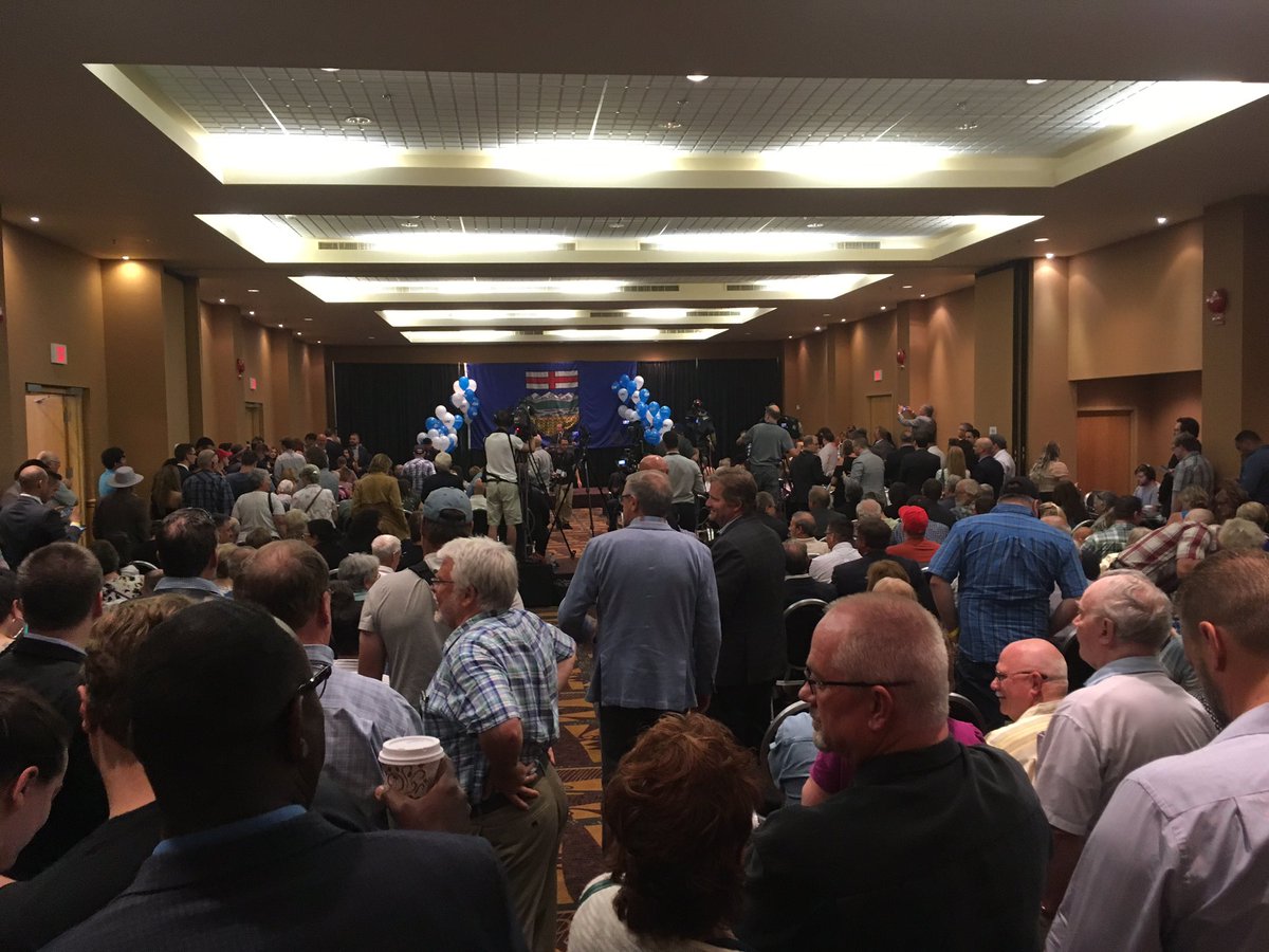 mweberStettler's tweet photo. .@TeamWildrose votes in favour of unity with the Tories by sweeping margin. 95.4% in favour. More to come. #reddeer https://t.co/C3u2GCXY4x