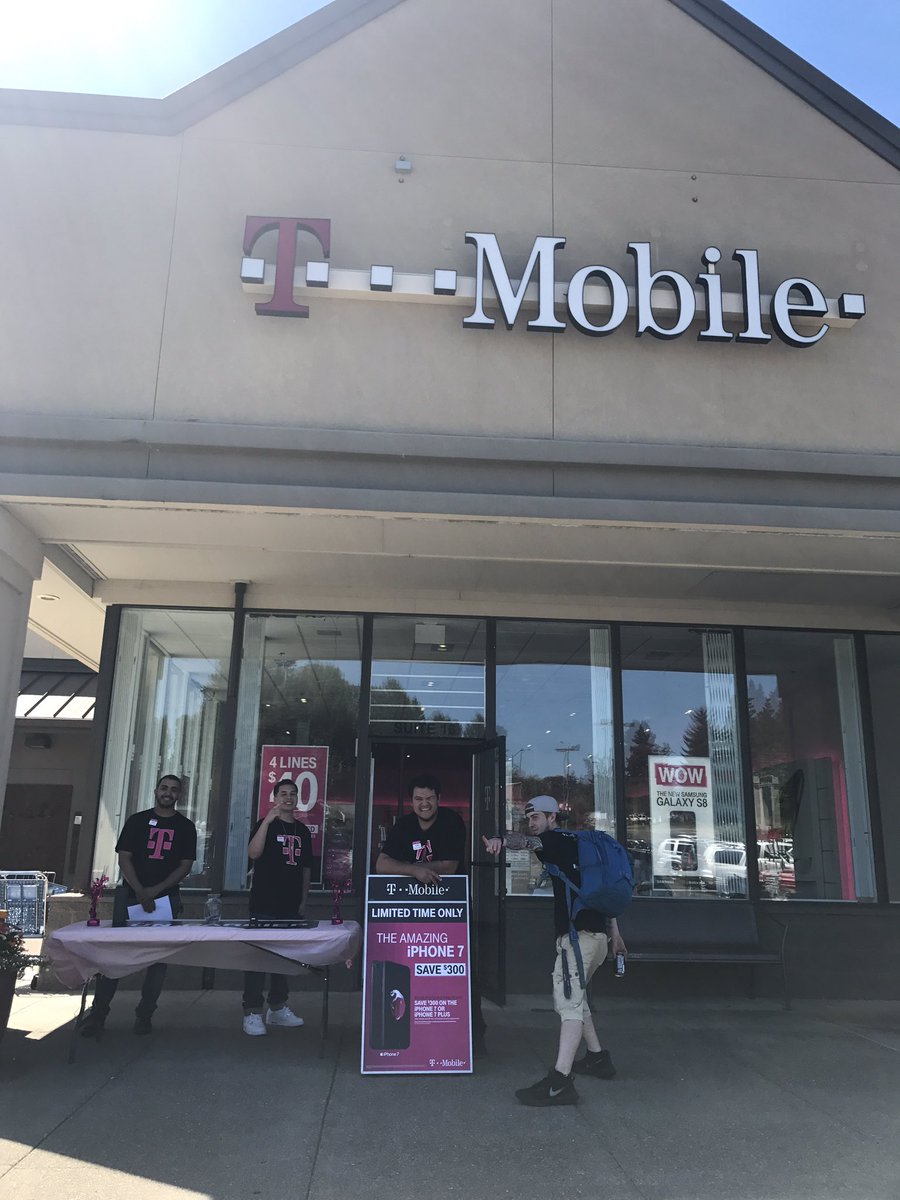 TMobileToni's tweet photo. Come see your favorite Milton T-Mobile team for the best deals out!! #cantstopwontstop #uncarrier @MobileOneLLC @magicmar33 @lainesibal80 https://t.co/ItGuPDhYHt