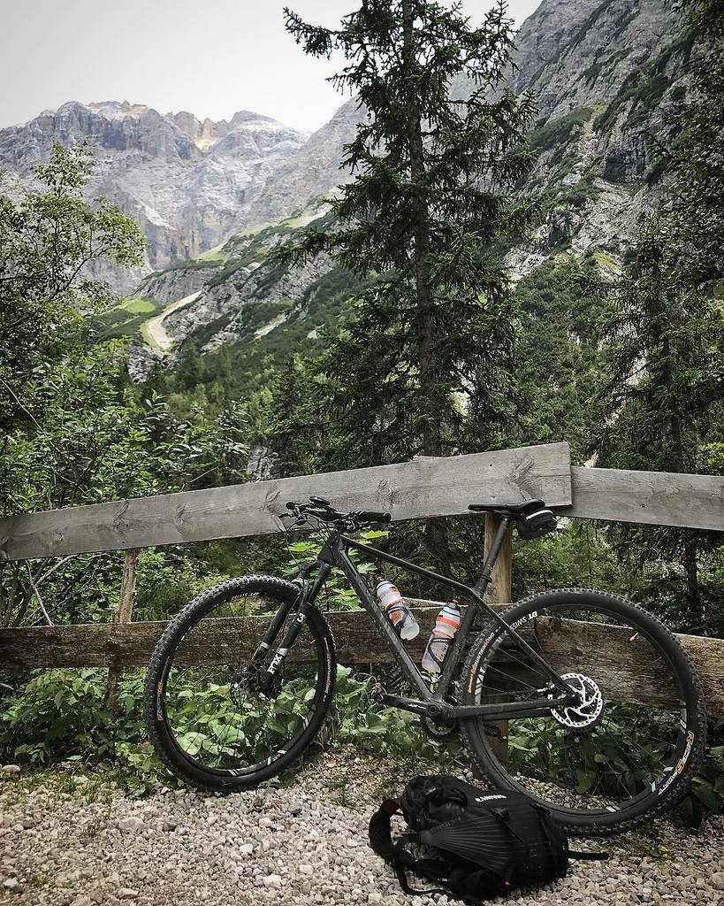 andreas_erfurt's tweet photo. What a view.
#mountainbike #mtb #canyonbikes #canyonexceedcfsl #karwendel #engalm #bikelove #oldmenridingbikes #2017anawesomeyear #carbonr… https://t.co/AKTEw7vtts