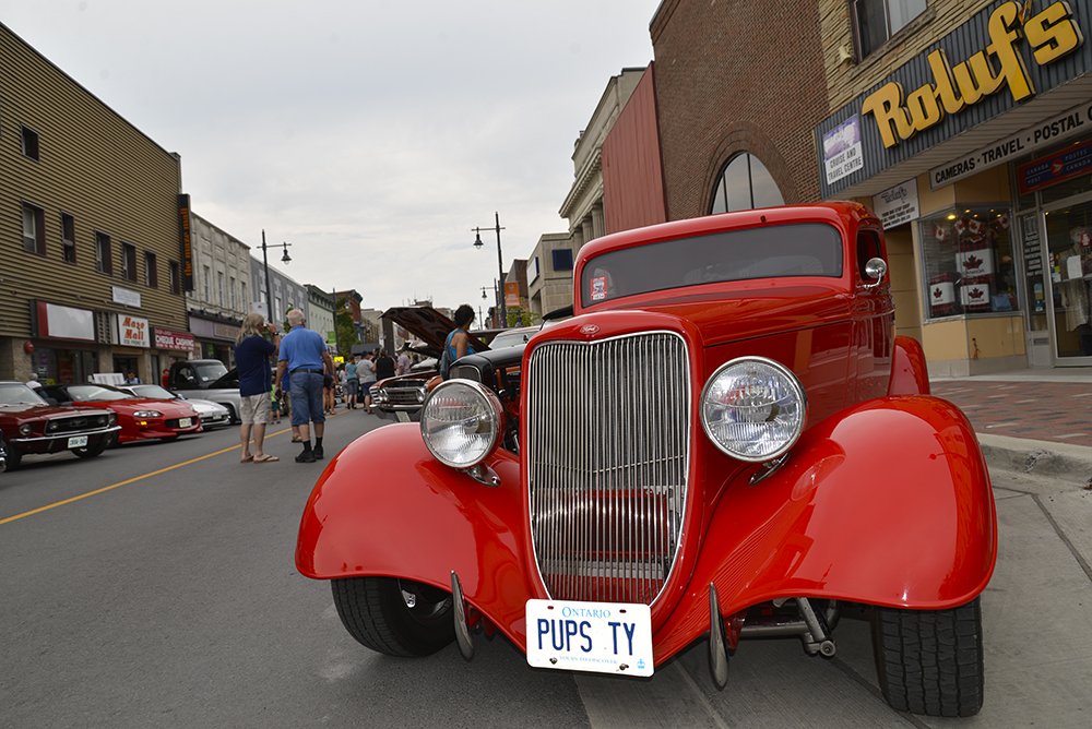 Perfect way to end #BigWeekend in DT Belleville with <a href="/Wheelsonthebay/">Wheels on the Bay</a>. The  community is loving walking about admiring these showpieces!