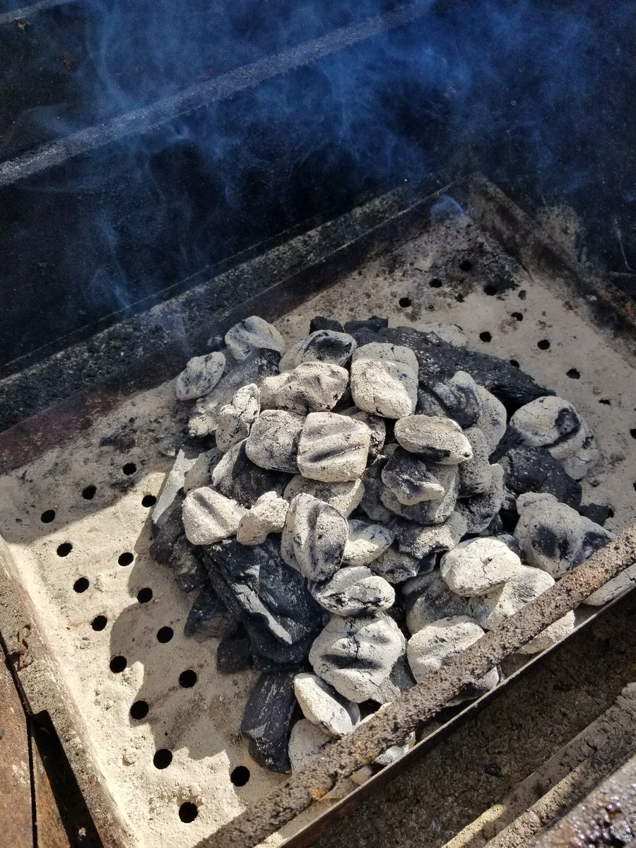 jwgunnarson's tweet photo. Stoken this bad boy for some pork shoulders@clearlake @hardworkpaysoff @Kingsford @iamcanadian https://t.co/fCu8dWFPXq