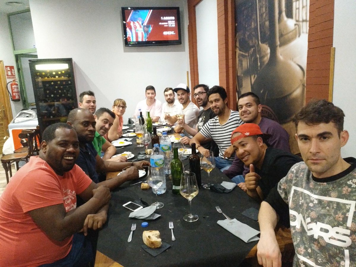 Detrás d un esfuerzo...reponer líquidos... y sòlidos😂😂