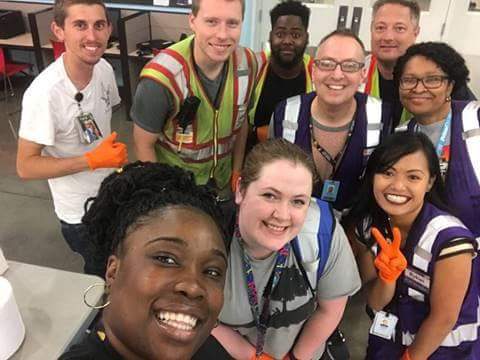 ErikaEkornaas's tweet photo. Serving taco dinners as a #thankyou to all the associates for working hard, having fun, and making history on #primeday2017 #behindthesmile https://t.co/peevEPGwXy