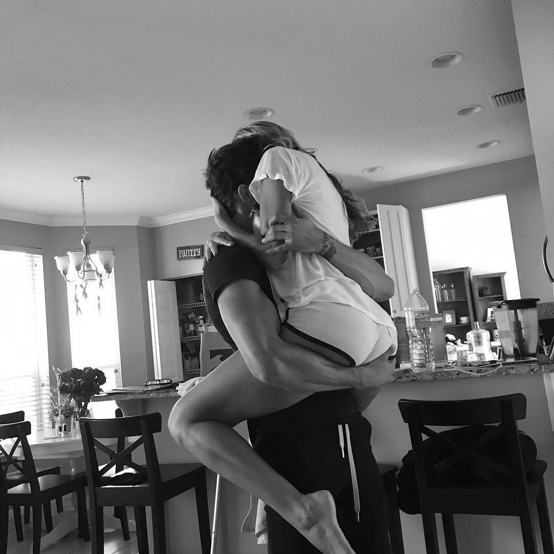 BeckyBarwick_'s tweet photo. Yessss!!! He's Home, my Sir is here *Runs into his arms as he picks me up* Welcome Home ,my Sir @MarcusBarwickMr  I've missed you so much 💋👔 https://t.co/p0G9KFGKlm