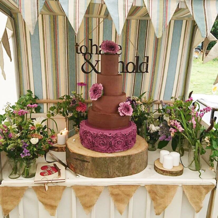 LoveandLoan1's tweet photo. Our beautiful sweet cart is also a wonderful way to display your cake! #wedding #cake #rustic https://t.co/fT4k8EAmev