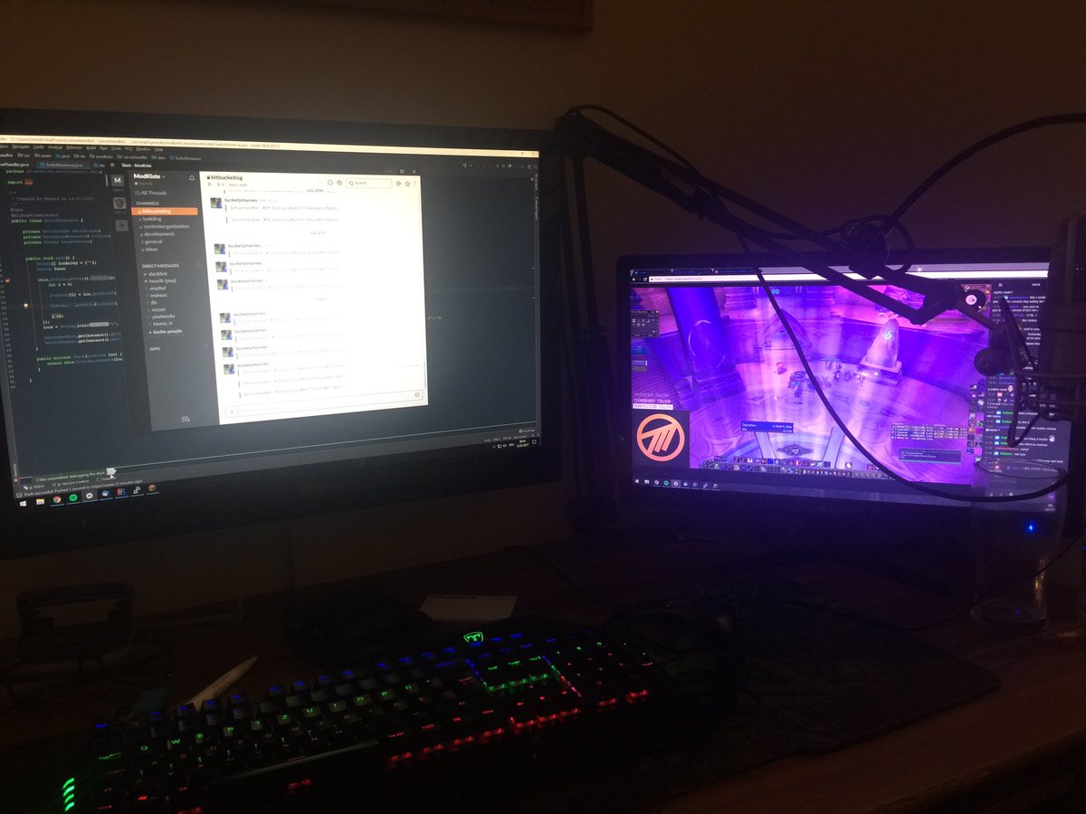 BierDoktor's tweet image. Some #LateNightCoding while watching @CaynaWoW and his team 👌