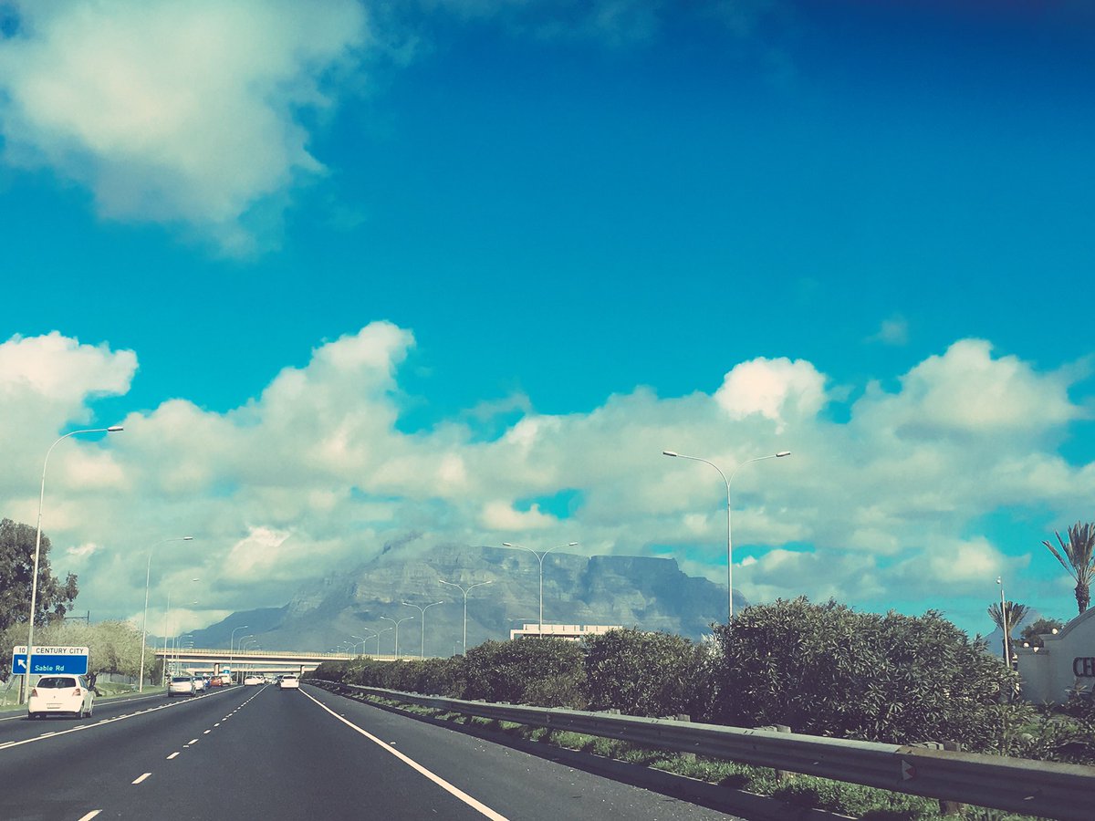 YolansL04's tweet photo. #CapeTown your beautiful!! #myhome #TableMountain https://t.co/ztR79zd0NI