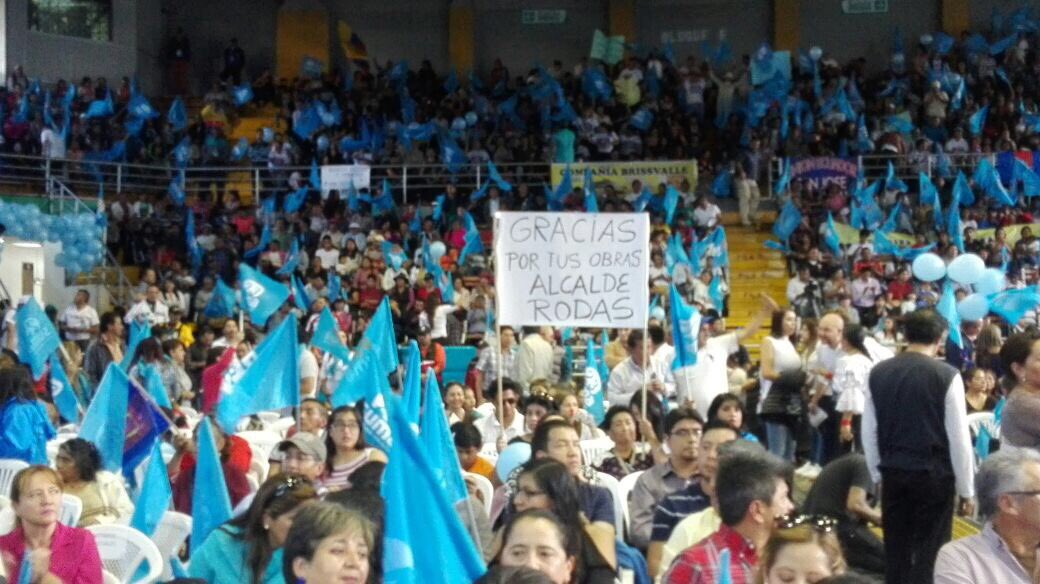 MauricioRodasEC's tweet photo. Reiteramos compromiso de trabajo por el Ecuador en #ConvenciónSuma y agradecemos a los representantes de 24 provincias que nos acompañaron https://t.co/34f5gppxXQ