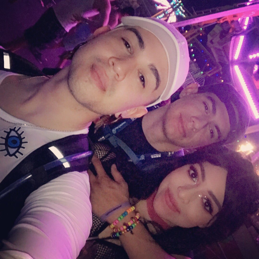 abey4rmvegas's tweet photo. My #EDCWithdrawls #EDCFamily @EDCLVFAM https://t.co/rvBnjWKkah