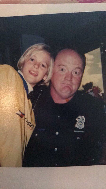 JoeMGarrett1's tweet photo. Pic of  me and Aaron Carter from 1998.  He was great kid.  Wish him well. My 6 year old daughter got to hang with us. https://t.co/2UYbpqEFSW