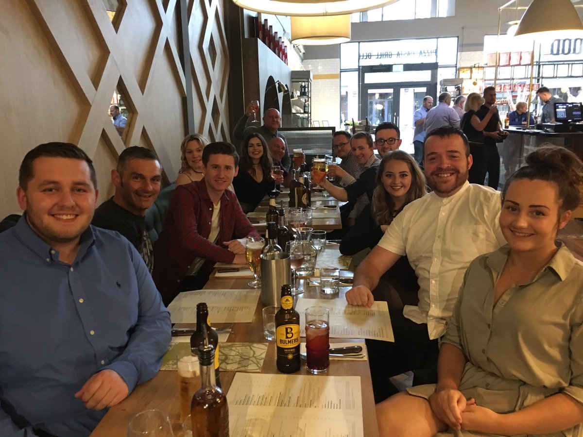andy_hibbard's tweet photo. U431 rocking an 85 esqi. What a team 😍😍 thanks guys beers in 🍺✌️😍. New team love. #eracu4 https://t.co/omNnoDZQGR