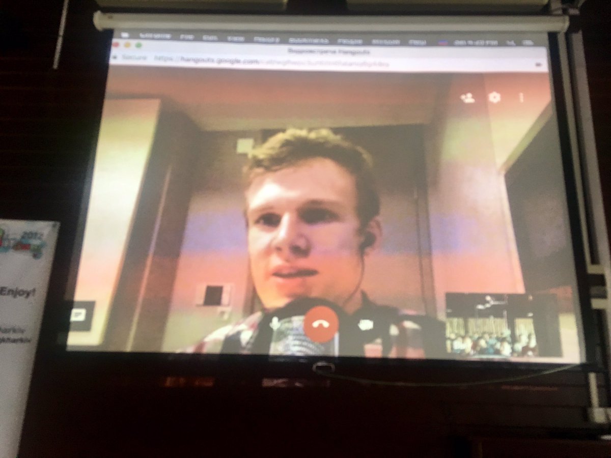 KseniiaS's tweet image. The real GDE @nekdenis talks about Instant apps for Android Summer Session by @gdgdnipro! Thanks! 🔥🔥🔥 #gdgdnipro #android #gde #howismooscow