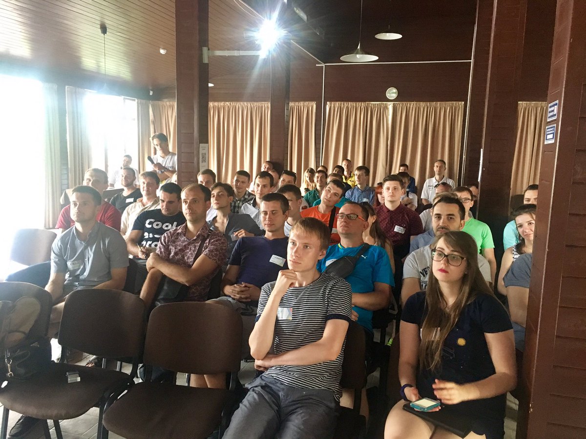 KseniiaS's tweet image. The real GDE @nekdenis talks about Instant apps for Android Summer Session by @gdgdnipro! Thanks! 🔥🔥🔥 #gdgdnipro #android #gde #howismooscow
