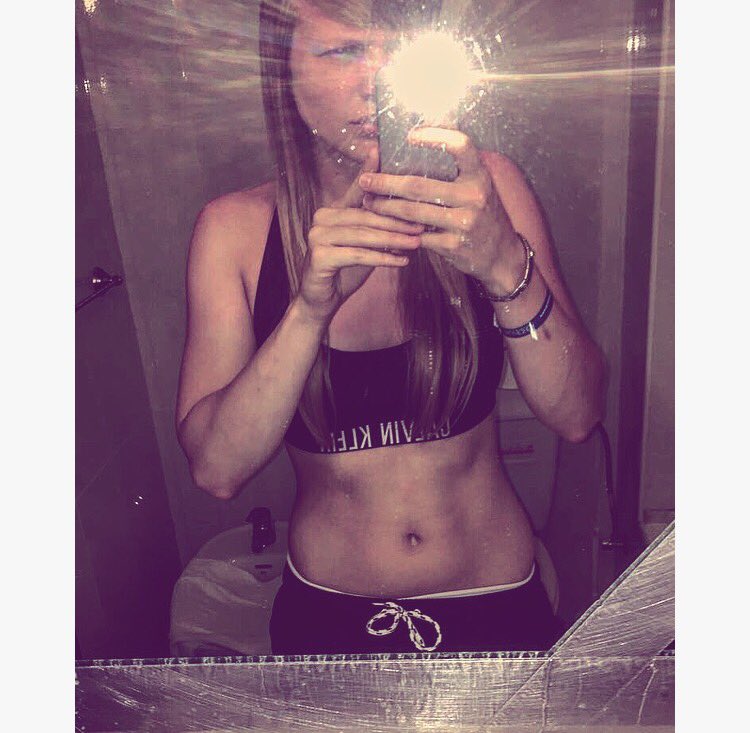 blondebimbo6969's tweet photo. 🌞🌞 https://t.co/MsJ3BcGEGI