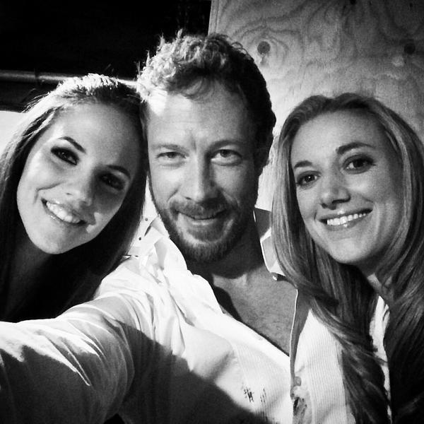 DomiLewis's tweet photo. @ZoiePalmer @lostgirlseries @Anna_Silk @KrisHolden_Ried 🤗 #LostGirl Holy Trinity 🧛‍♀️👩‍🔬🐺💋 https://t.co/nUaN6IZszA