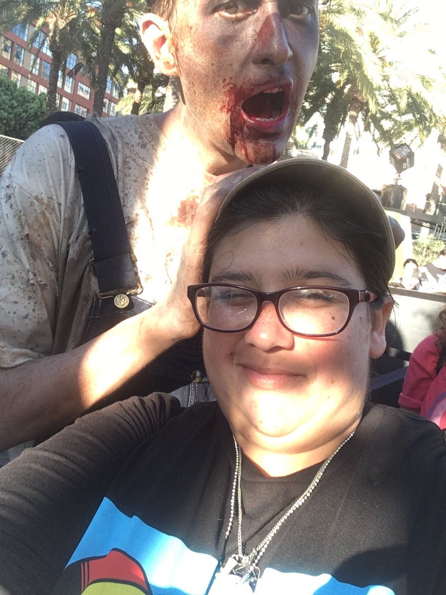 surferkay's tweet photo. #FearTWDSweeps https://t.co/nQLPZdK9A7
