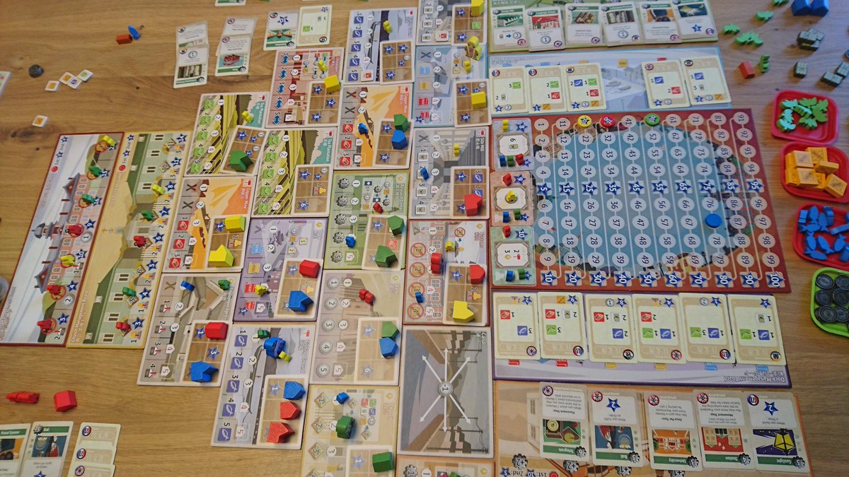 MissBayBee_de's tweet photo. #BKSspielt Heute Spieletag in Trier. #Yokohama #BoomRunaway und die positive Überraschung #DiceForge. Super Würfelspiel mit tollem Material https://t.co/ExxmJyH6rJ