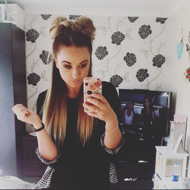 T_J_12's tweet photo. Call me mini 💁🏼💁🏼 https://t.co/qvvbMsUAAr