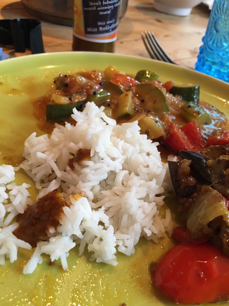 RobinSimsW's tweet photo. Yummy Miss Bollygood @chillidrops with gorgeous home made curries. https://t.co/v7RY5RDfgj