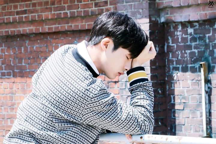 MonstaXArg's tweet photo. 210717 [FANCAFE] Sesión #800DayswithMONSTAX #Hyungwon 

Lia🐻 https://t.co/qhilff5zUQ