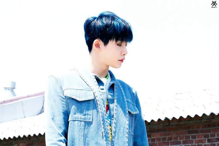 MonstaXArg's tweet photo. 210717 [FANCAFE] Sesión #800DayswithMONSTAX #Wonho 

Lia🐻 https://t.co/VkQ5AsofpN