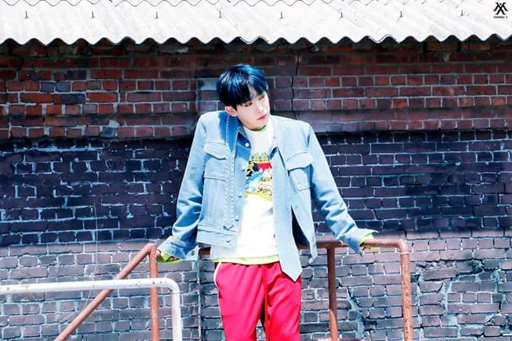 MonstaXArg's tweet photo. 210717 [FANCAFE] Sesión #800DayswithMONSTAX #Wonho 

Lia🐻 https://t.co/VkQ5AsofpN