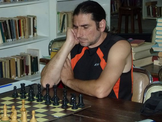 TermoDeAscenso's tweet image. En @ElCaduOnline recuerdan a uno de nuestros jugadores fetiche: el Mago Mangiantini. que despues de dejar el futbol salio campeon de ajedrez