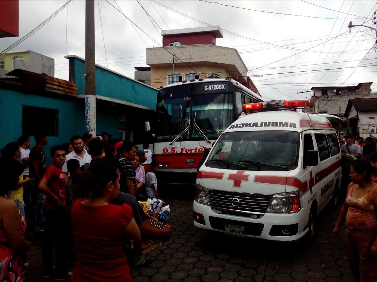 ComoNoticias's tweet photo. #URGENTE | ataque armado a Pulman de transporte Fortaleza en zona 4 de Coatepeque. https://t.co/ZsQ2D07zNE