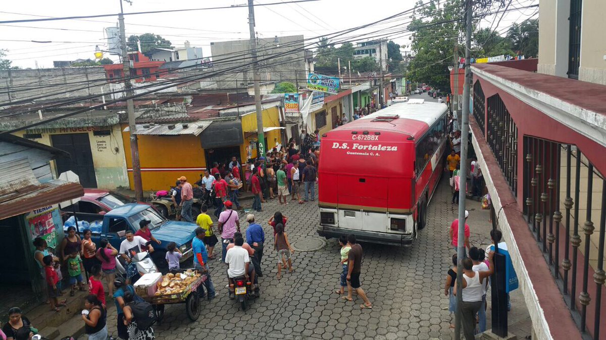 ComoNoticias's tweet photo. #URGENTE | ataque armado a Pulman de transporte Fortaleza en zona 4 de Coatepeque. https://t.co/ZsQ2D07zNE