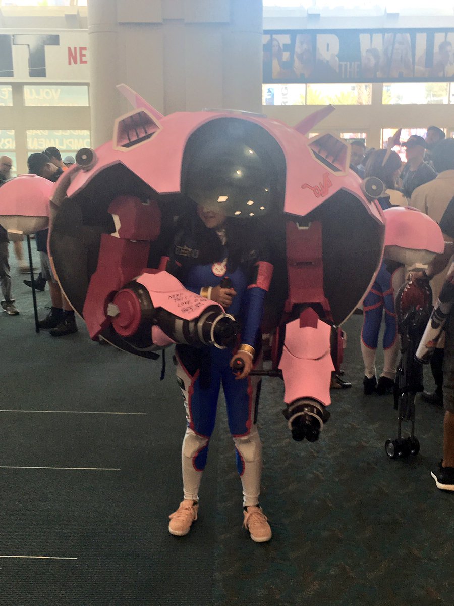 Day 3 on the #SDCC2017 floor and the costumes keep getting bigger
