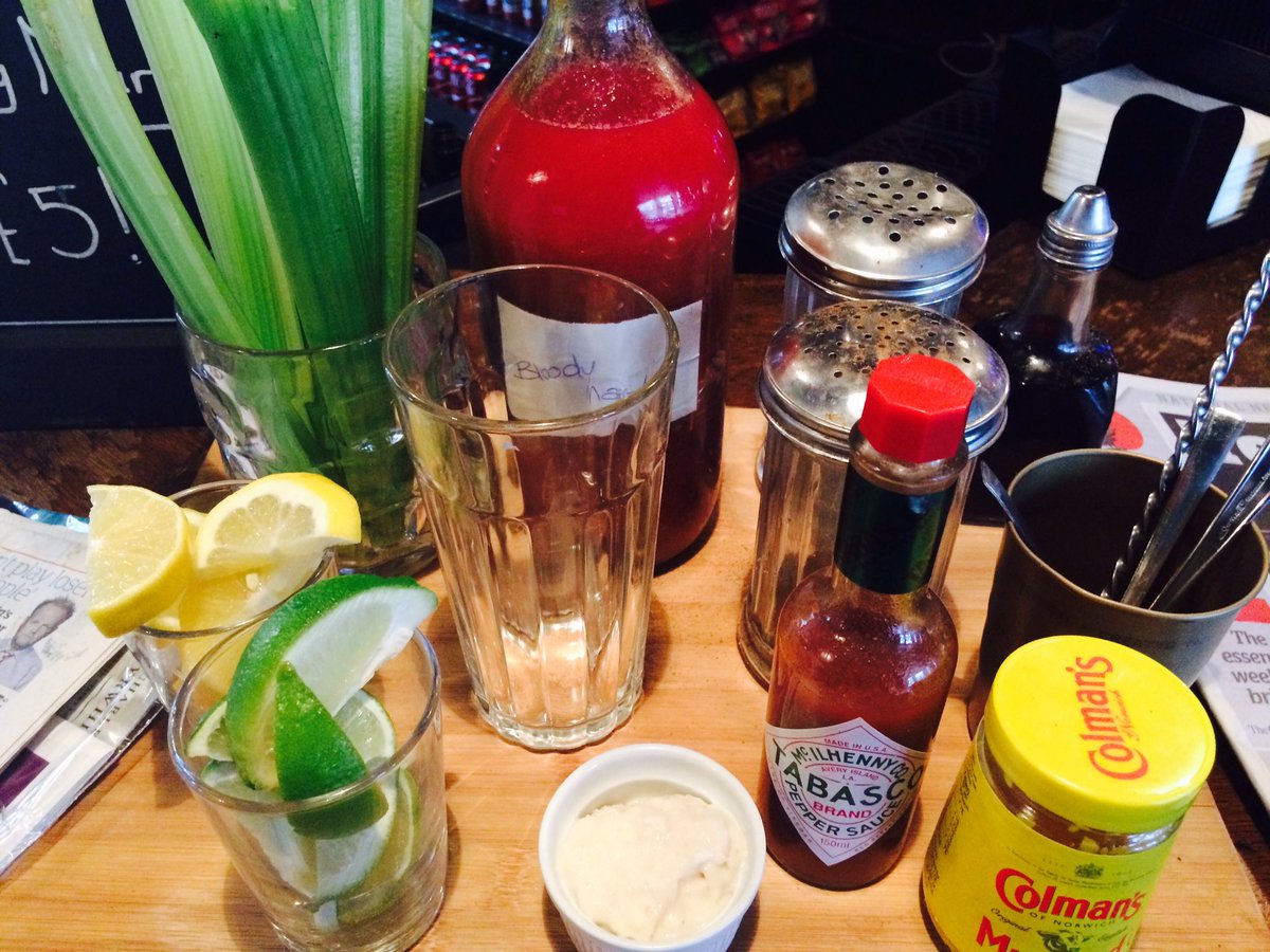 railwaybromley's tweet photo. Book you table for Sunday lunch via twitter, 02084607957 or railway@anticlondon.com #open12-8 #bloodymarys #papers #realale https://t.co/LqMfTHzvnY