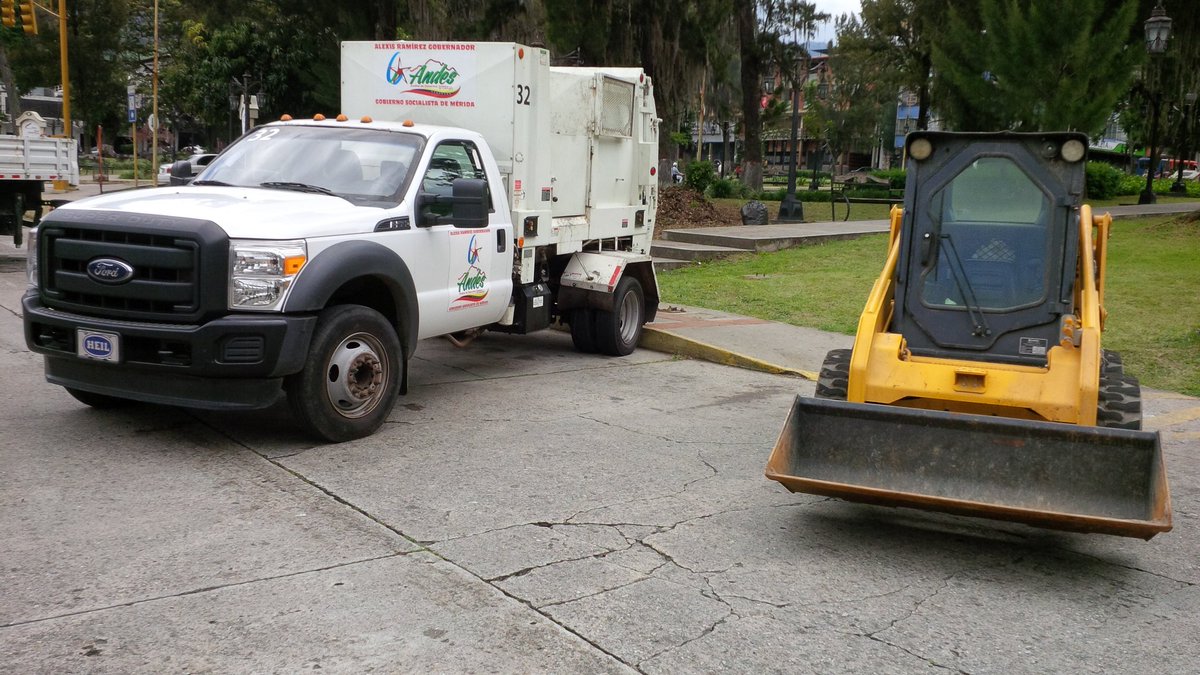 inaturmerida's tweet photo. #Ahora | Inicia Plan de Embellecimiento #MeridaInolvidable En Revolución por una Mérida Limpia #GenteDePaz a través de @CORMETUR https://t.co/n1HXPM6ADH