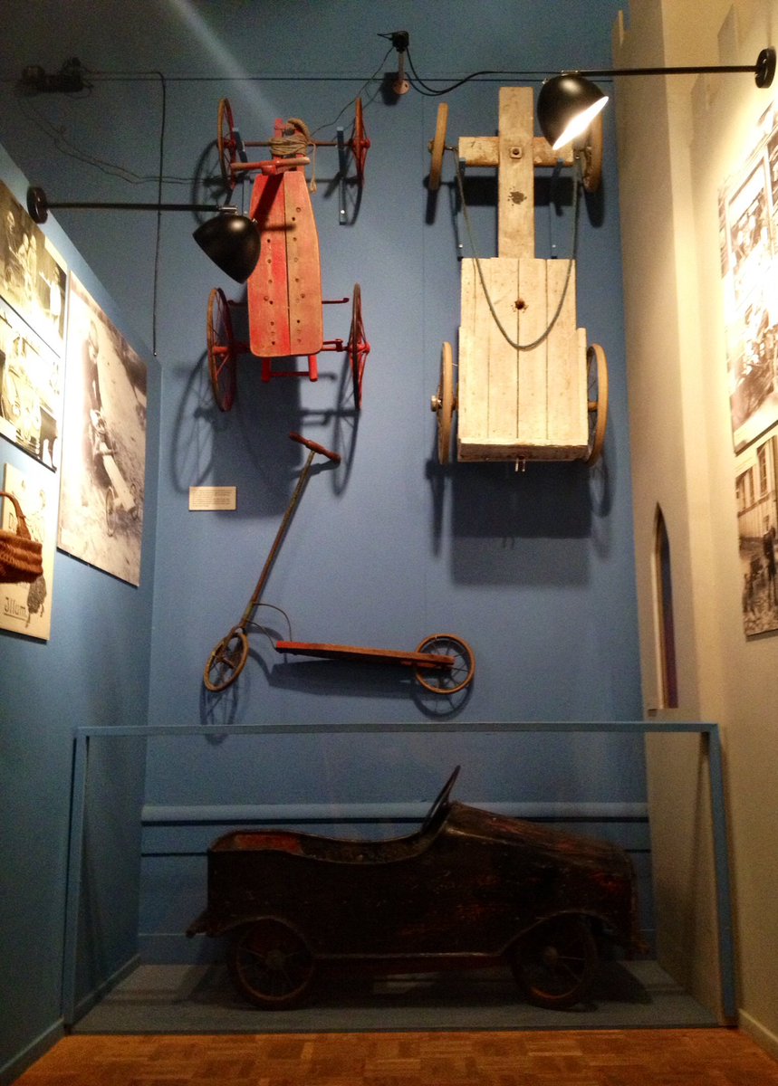 JuliaF_MH's tweet photo. Playing with the Past. Spielzeugausstellung im
Museum Horsens, Dänemark.  #flashback #retrolove https://t.co/YT9Apk0Ylc