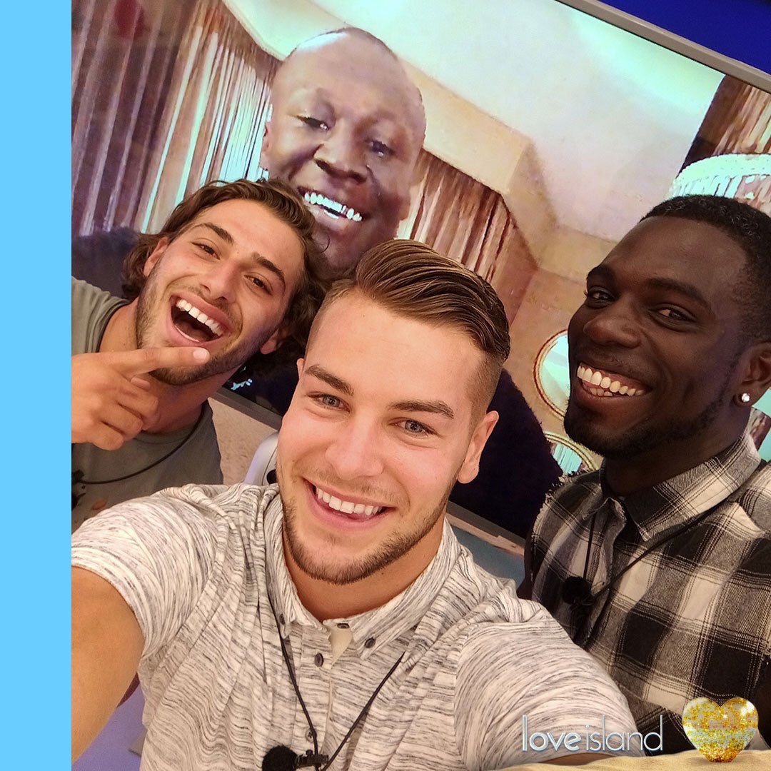 bethcofield_'s tweet photo. Is that a Skype call from Stormzy or Marcel's dad? #LoveIsland @Stormzy1 https://t.co/bIyNztw1oJ