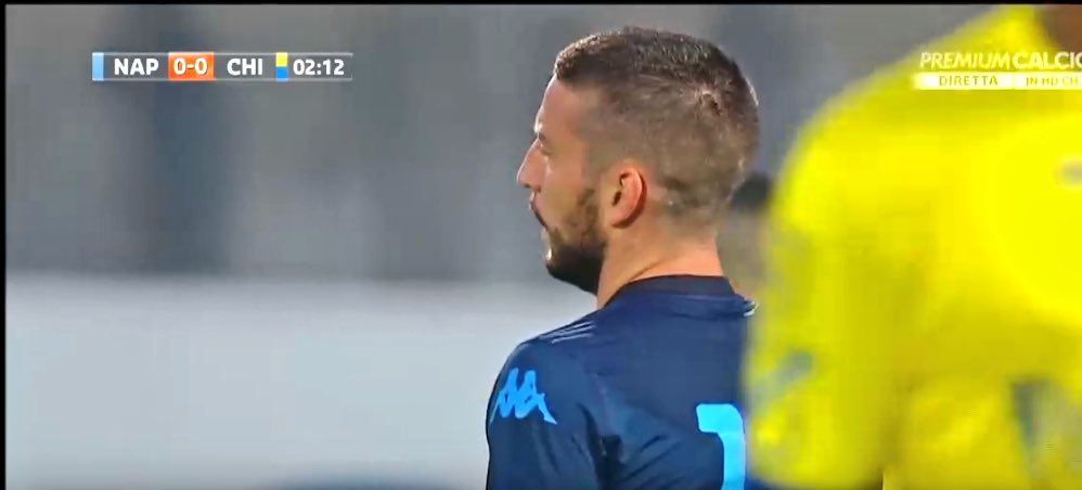 molarolandia's tweet photo. Quindi la seconda maglia è blu... bene... nessuno l'aveva annunciata #dimaro2017 https://t.co/HldQLlkQ4P