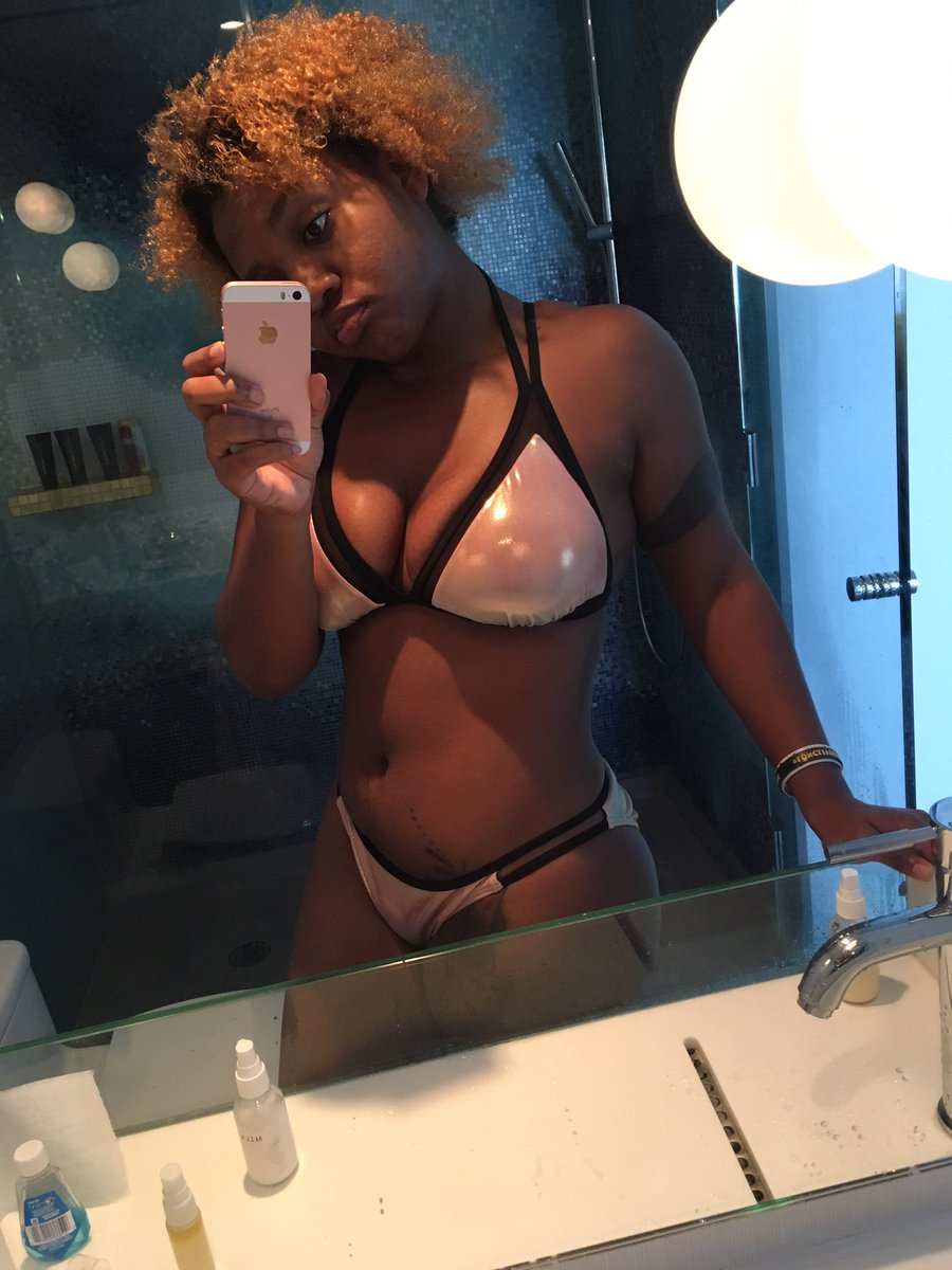YeaImThatSunni's tweet photo. @ohsobrittaney got me feeling myself down here. Can't wait to get back in the gym though 💪🏾💪🏾#FitByBrit #BodyByBrit https://t.co/62BjVodUCo