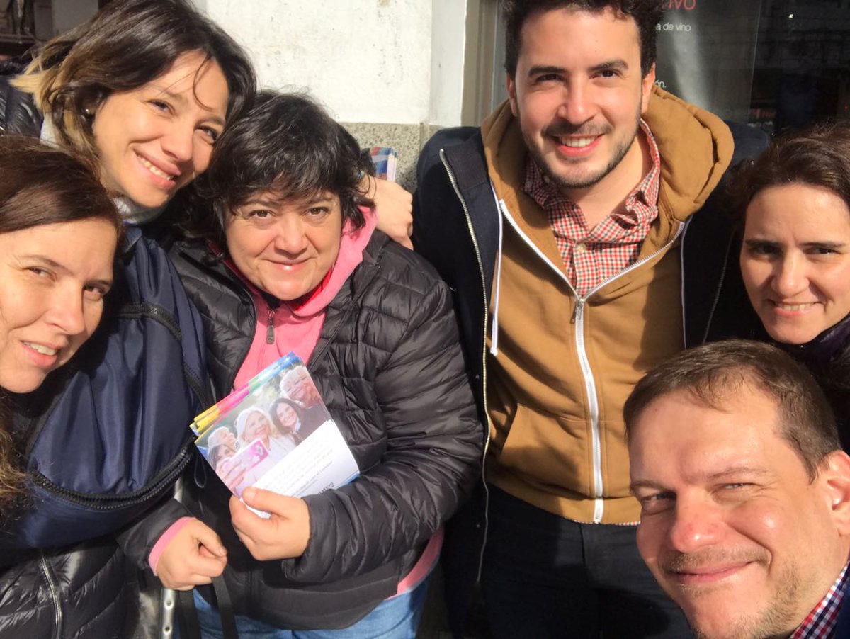 LuciaRomanoOk's tweet photo. Gran equipo #VamosJuntos !
@solri82 @Marcela91951072 @cecilia_def @MigueVisconti @EstebanBalquinT https://t.co/SthVJ9TKgz