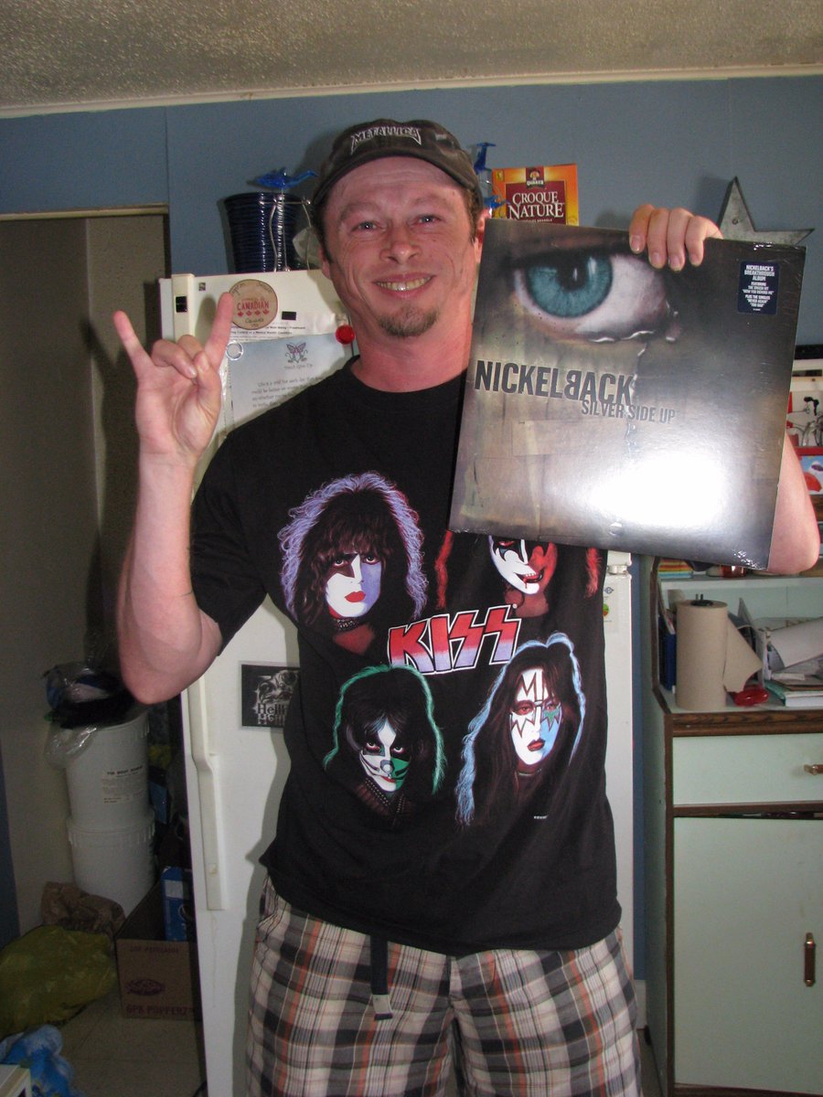 Nickelback2000's tweet image. As you Can see How #ExtremelyHappy I am to have received my New @Nickelback Vinyl in the Mail! Especially the #TheLongRoad One! Love these!
